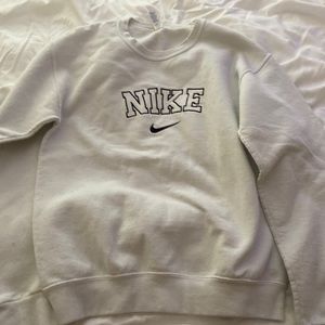 vintage nike crewneck, size small, lightly worn